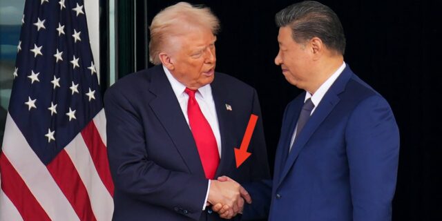 A linguagem corporal “estranha” de Trump durante reunião com o O presidente Donald Trump reuniu-se com o presidente chinês Xi Jinping, e a sua saudação e despedida destacaram-se para os especialistas em linguagem corporal.