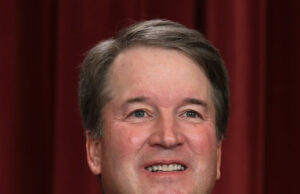 A mãe de Kavanaugh, a mãe de Assassin cita o transgenderismo do filho como razão para a clemência na sentença A mãe de Kavanaugh, a mãe de Assassin cita o transgenderismo do filho como razão para a clemência na sentença