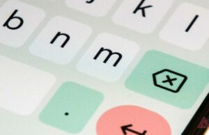 Este recurso do Gboard está chegando e vai mudar a forma como você digita Os teclados na tela externa do Razr 2024 e Razr+ 2023.