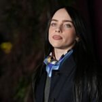 A milionária Billie Eilish exige bilionários na cara: 'Dê seu dinheiro, baixinhos. Se você é um bilionário, por que você é um bilionário?