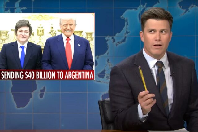 Colin Jost no SNL. 