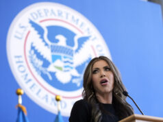 Kristi Noem é a pior chefe de todos os tempos Desenho animado de Jack Ohman