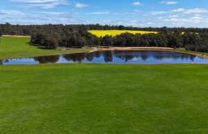 A propriedade Woottating oferece uma variedade de usos mistos e fica a apenas 70 km de Perth A propriedade Woottating oferece uma variedade de usos mistos e fica a apenas 70 km de Perth