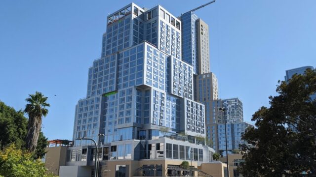 A próxima galeria de IA apresenta abertura e provoca a Infinity Area 

