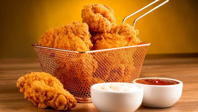 A rede de restaurantes que vende mais frango do que todo mundo (e não é KFC ou Popeyes) 

