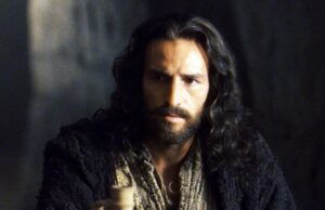 A reformulação do acompanhamento do ‘Entusiasmo de Cristo’ alimenta a indignação dos seguidores: ‘O que aconteceu?’ GettyImages 2221572991 Atualização de celebridades cortadas de filmes