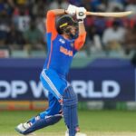 Abhishek Sharma e Smriti Mandhana ganham honras de Jogador do Mês da ICC