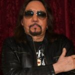 Ace Frehley, guitarrista solo e guitarrista do Kiss, falece aos 74 anos