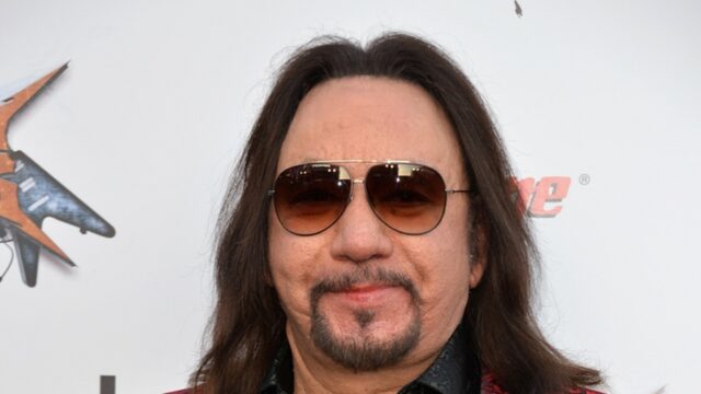 Ace Frehley mantido em mente por KISS, Peter Criss e Ace Frehley ao longo dos anos