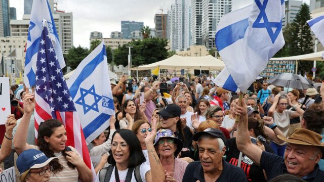 Acordo de paz de Trump desencadeia contagem regressiva de 72 horas para o Hamas libertar 48 reféns de Gaza


