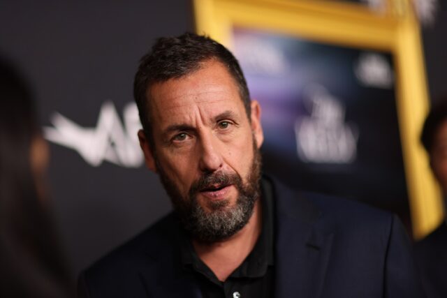 Adam Sandler dá atualizações sobre ‘Grown Ups 3’: “Não sabemos Adam Sandler dá atualizações sobre ‘Grown Ups 3’: “Não sabemos o que diabos está acontecendo”