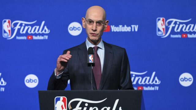 Adam Silver afirma que prevê grandes aumentos para os jogadores da WNBA no novo CBA, que eles ‘merecem’ 

