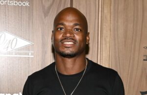 Adrian Peterson detido por Dui e transporte de ferramentas ‘ilegal’ Ariana Biermann DUI prisão tudo sabe