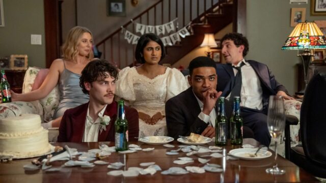 'Adultos' renovado para 2ª temporada na FX 'Adultos' renovado para 2ª temporada na FX