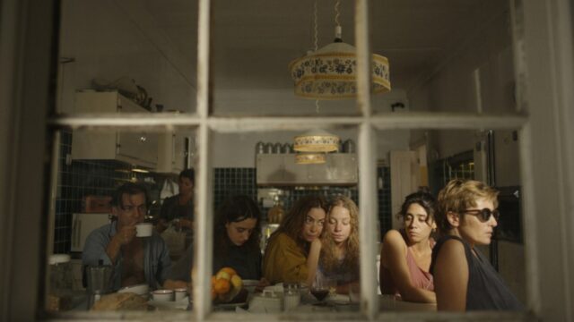 Alpha Violet Boards Tallinn Competitors Pics '18 Openings to Heaven' de João Nuno Pinto e Doc Franco-Nepalês 'Farewell Siblings' (UNIQUE) 

