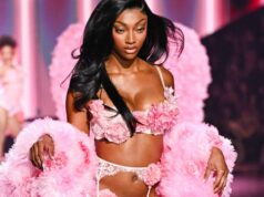 Angel Reese e Suni Lee aparecem passeando no Victoria’s Secret Style Program Angel Reese e Suni Lee aparecem passeando no Victoria's Secret Style Program