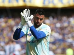 Sergio Romero já foi dispensado por seu novo time e está em busca de um novo clube, semanas depois de ingressar ícone de correio