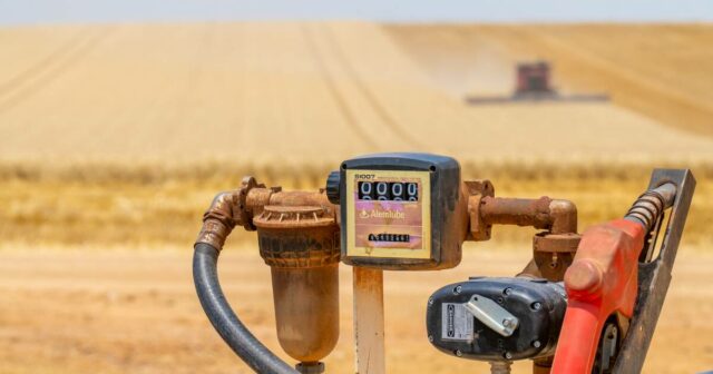 Apenas 26 dias de fornecimento de diesel; A insegurança nos combustíveis agrícolas aumenta à medida que a procura da colheita aumenta

