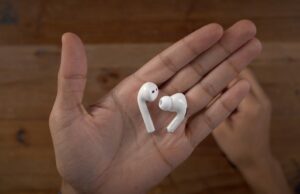 Apple classifica vitória parcial no AirPods Pro, anulando ação legal AirPods Pro em mãos