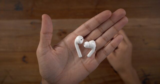 Apple classifica vitória parcial no AirPods Pro, anulando ação legal AirPods Pro em mãos