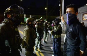 Apple proíbe aplicativo que registrava videoclipes do ICE Apple proíbe aplicativo que registrava videoclipes do ICE