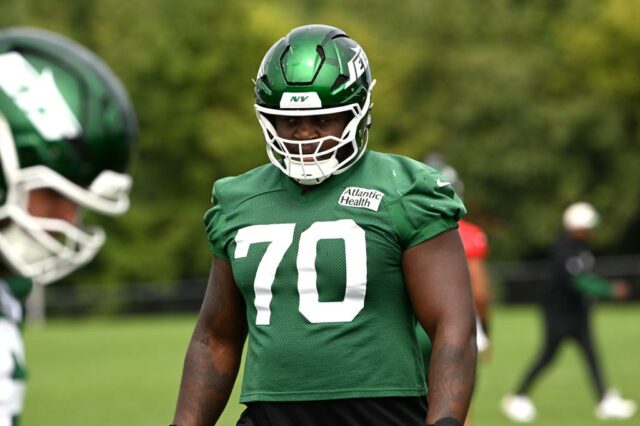Jets ofensivos Armand Membou (70) na prática.