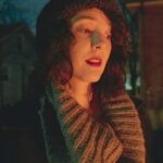 Artista segue do strip-tease ao boxe e à luta contra demônios em 'Everything Works Out (in the End)'