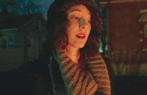 Artista segue do strip-tease ao boxe e à luta contra demônios em ‘Everything Works Out (in the End)’ Artista segue do strip-tease ao boxe e à luta contra demônios em 'Everything Works Out (in the End)'