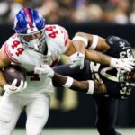 Assista: Cam Skattebo dos Giants gritos por novas luvas após fumble crucial