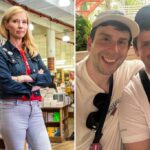 Nancy Bass Wyden saiu dentro da livraria olhando para a câmera com os braços cruzados sobre o peito