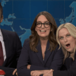 Atualização de fim de semana de acidente de Seth Meyers, Tina Fey e Amy Poehler no 'SNL' para 'Joke Off' sobre uma criança enorme
