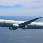O primeiro P-8A Poseidon da Força Aérea Real Australiana voa pela costa do Golfo de São Vicente, perto de Adelaide, no sul da Austrália. *** Legenda local *** Pela primeira vez na Austrália, aeronaves Neptune, Catalina, AP-3C Orion e P-8A Poseidon sobrevoaram Adelaide juntas para marcar o início de uma nova era para a Real Força Aérea Australiana. Representando quatro gerações de aeronaves pilotadas pelo Esquadrão Número 11, as aeronaves sobrevoaram Adelaide para comemorar a chegada do primeiro Royal Australian A