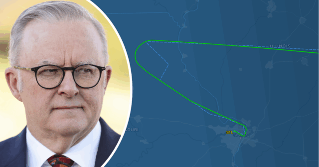 Um mapa de rastreamento de voo do avião que transportava Anthony Albanese dos Estados Unidos para casa, 22 de outubro de 2025.