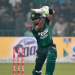 Babar Azam ultrapassa Rohit Sharma e se torna o maior artilheiro do T20I