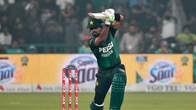 Babar Azam ultrapassa Rohit Sharma e se torna o maior Babar Azam ultrapassa Rohit Sharma e se torna o maior artilheiro do T20I