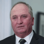 Membro do New England Barnaby Joyce durante uma entrevista na galeria de imprensa.