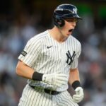 O New York Yankees Base Ben Rice reage depois de acertar um home run de duas corridas contra o Boston Red Sox durante o primeiro turno do jogo 2 de uma série de playoffs de beisebol da American League Wild Wild Wildball, quarta-feira, 1 de outubro de 2025, em Nova York.