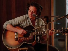 ‘Springsteen’ lidera bilheteria entre Reino Unido e Irlanda como ‘Regretting You’ e ‘Power Saw Male’ Open Solid SPRINGSTEEN: DELIVER ME FROM NOWHERE, (aka DELIVER ME FROM NOWHERE), Jeremy Allen White as Bruce Springsteen, 2025. ph: Macall Polay / © 20th Century Studios / Courtesy Everett Collection