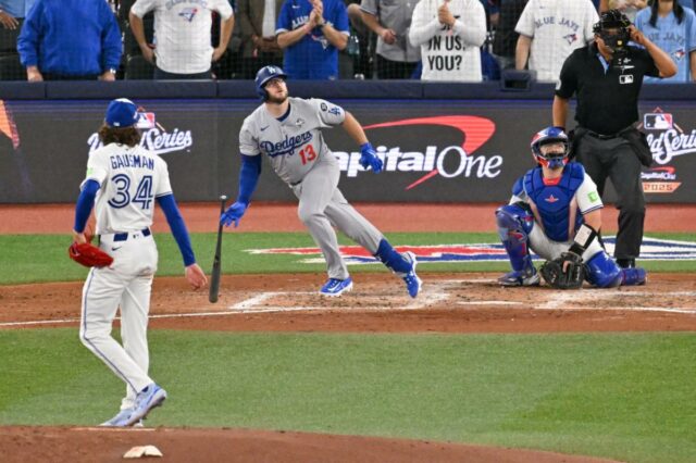 Blue Jays e Dodgers entram no jogo 3 da World Blue Jays e Dodgers entram no jogo 3 da World Series empatados em 1 a 1 – como assistir de graça