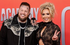 Bunnie Xo dá alta ao Doubter, criticando-a por permanecer com Jelly Roll Cronograma de relacionamento de Jelly Roll e esposa Bunnie XO