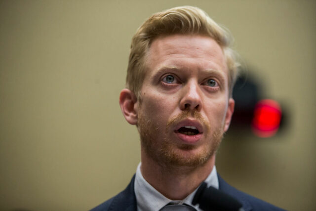 CEO do Reddit diz que chatbots não são geradores de WASHINGTON, DC - OCTOBER 16: Reddit Inc. co-founder and CEO Steve Huffman speaks during a hearing with the House Communications and Technology and House Commerce Subcommittees on Capitol Hill on October 16, 2019 in Washington, DC. The hearing investigated measures to foster a healthier internet and protect consumers. (Photo by Zach Gibson/Getty Images)