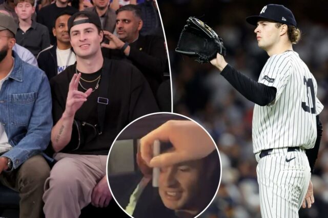 Cam Schlittler (à direita) com Devin Williams (meio) e Aaron Judge no jogo dos Knicks em 22 de outubro de 2025.