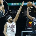 Cam Thomas, que marcou 33 pontos, chutou Jarrett Allen durante a derrota do Nets por 131-124 para o Cavaliers na estreia em casa em 24 de outubro de 2025.