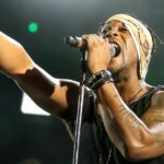 Cantor de R&B vencedor do Grammy que se tornou um ícone morre aos 51 anos