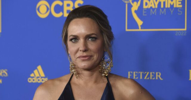 Celebridade de 'Days of Our Lives' chega a negociação sobre acusações de avanços sexuais indesejados 

