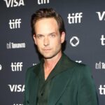 Celebridades que têm fotos comuns de nudez de seus companheiros: Patrick J. Adams, muito mais