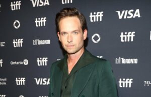 Celebridades que têm fotos comuns de nudez de seus companheiros: Patrick J. Adams, muito mais Celebridades que têm fotos comuns de nudez de seus companheiros: Patrick J. Adams, muito mais