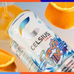 MIAMI BEACH, FLÓRIDA - 23 DE OUTUBRO: (LR) Lauren Wolfe, Macy Broyles, Sally Carden, Audrey Trullinger e Tatyana Lafata participam do treino CELSIUS Spritz Vibe apresentado por Barry's Miami Beach no Barry's Miami Beach em 23 de outubro de 2025 em Miami Beach, Flórida. (Foto de Aaron Davidson/Getty Images para CELSIUS)