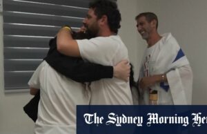 Cenas emocionantes enquanto reféns israelenses se reúnem com suas famílias Cenas emocionantes enquanto reféns israelenses se reúnem com suas famílias