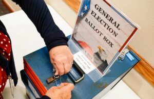 Centenas de possíveis não-cidadãos são localizados no Texas Citizen Rolls Centenas de possíveis não-cidadãos são localizados no Texas Citizen Rolls